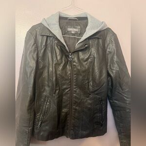 Roz & Ali Black Faux Leather Jacket Size L .Small Cracks on (1) Shoulder Shown